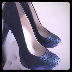 Calvin Klein Platform stiletto pumps, black Sz 7